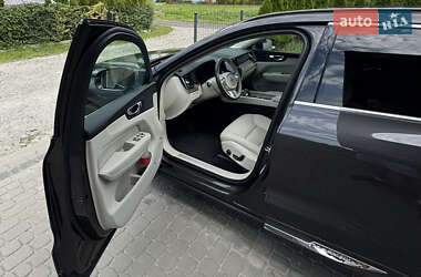 Внедорожник / Кроссовер Volvo XC60 2021 в 