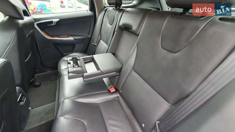 Внедорожник / Кроссовер Volvo XC60 2016 в Киеве фото 17 Внедорожник / Кроссовер Volvo XC60 2016 в Киеве
