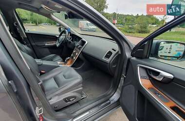 Внедорожник / Кроссовер Volvo XC60 2016 в 