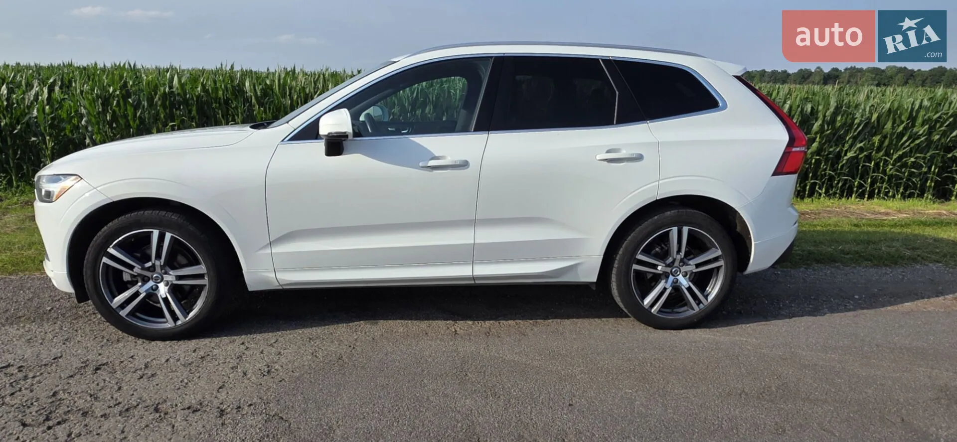 2020 Volvo XC60 - фото 1