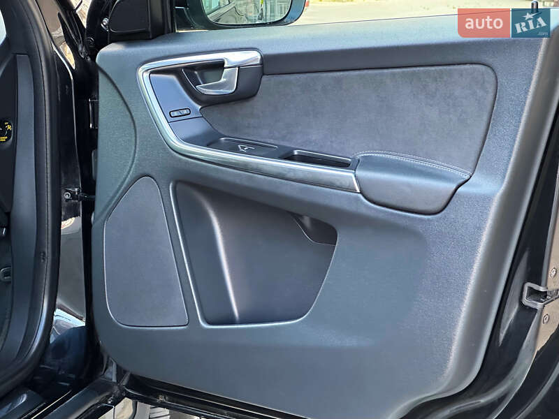 Внедорожник / Кроссовер Volvo XC60 2014 в Тернополе