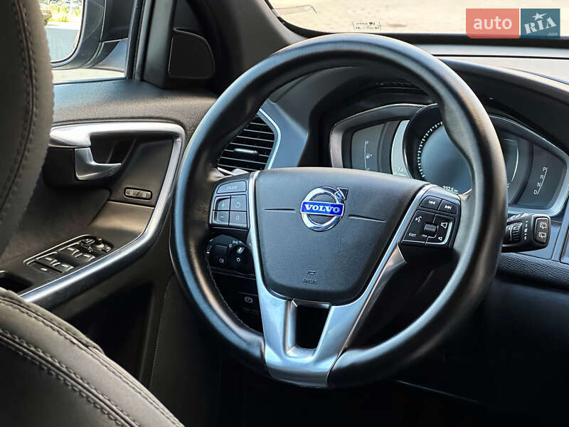 Внедорожник / Кроссовер Volvo XC60 2014 в Тернополе