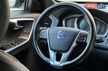 Внедорожник / Кроссовер Volvo XC60 2014 в 