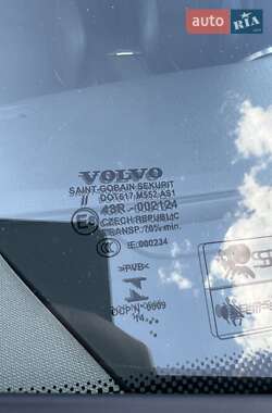 Внедорожник / Кроссовер Volvo XC60 2015 в 