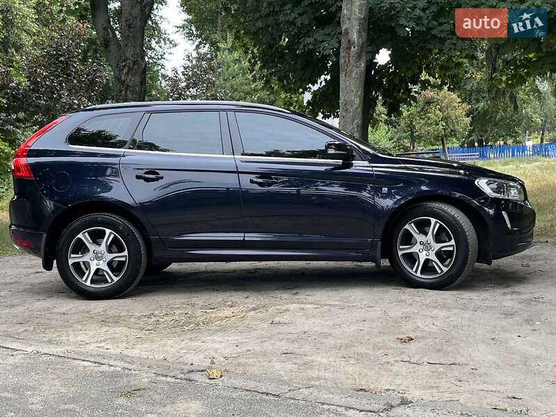 Внедорожник / Кроссовер Volvo XC60 2016 в Киеве