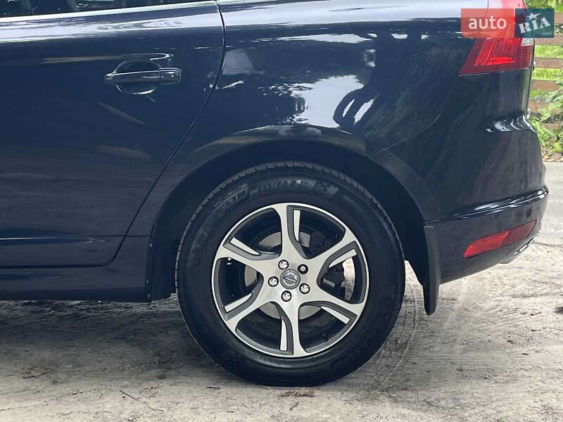 Внедорожник / Кроссовер Volvo XC60 2016 в Киеве