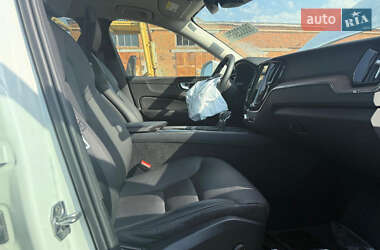 Внедорожник / Кроссовер Volvo XC60 2021 в 