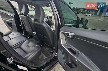 Внедорожник / Кроссовер Volvo XC60 2016 в 