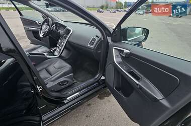 Внедорожник / Кроссовер Volvo XC60 2016 в 