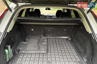 Внедорожник / Кроссовер Volvo XC60 2021 в 