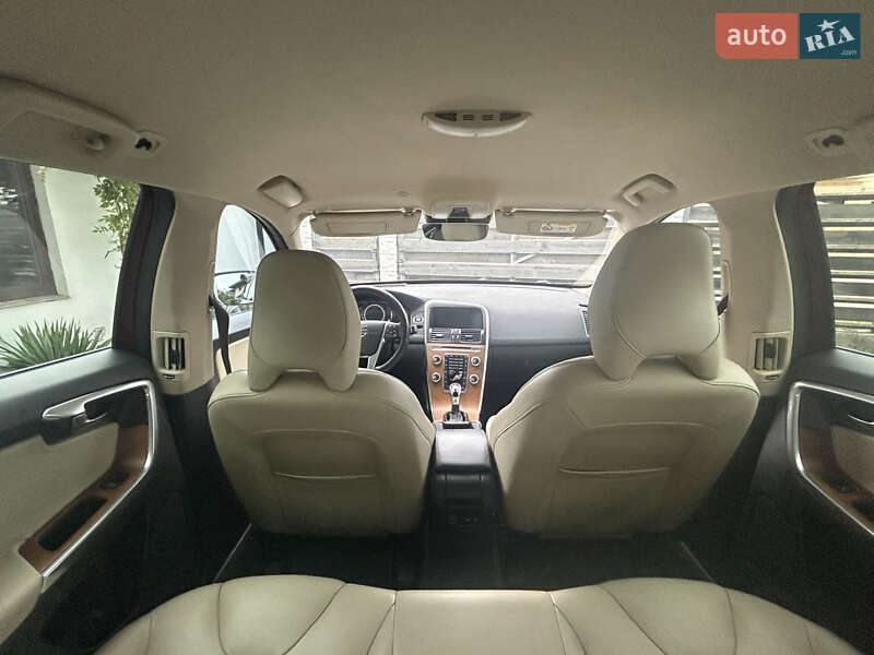 Позашляховик / Кросовер Volvo XC60 2017 в Львові