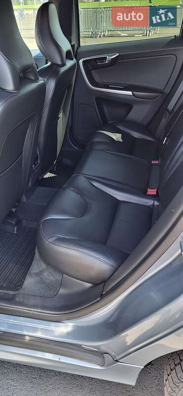 Внедорожник / Кроссовер Volvo XC60 2017 в Черкассах