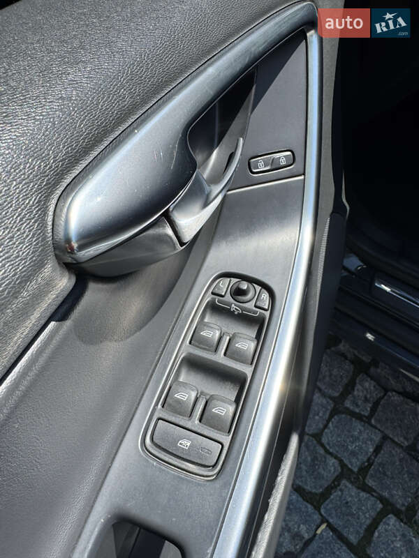 Внедорожник / Кроссовер Volvo XC60 2013 в Киеве