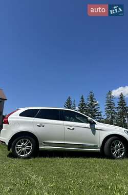 Внедорожник / Кроссовер Volvo XC60 2015 в 