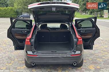 Внедорожник / Кроссовер Volvo XC60 2018 в 