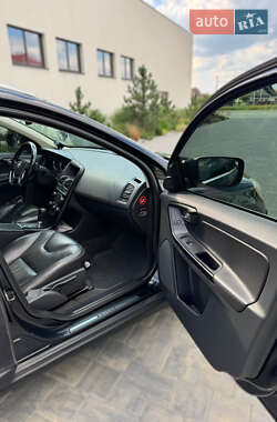 Внедорожник / Кроссовер Volvo XC60 2010 в 