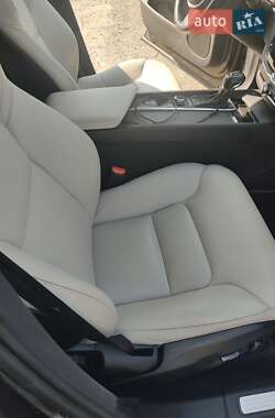 Внедорожник / Кроссовер Volvo XC60 2018 в 