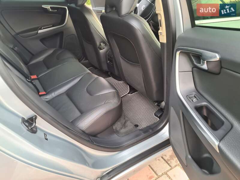 Внедорожник / Кроссовер Volvo XC60 2011 в Ивано-Франковске