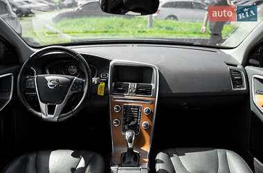 Внедорожник / Кроссовер Volvo XC60 2017 в 