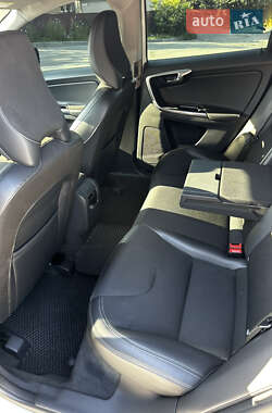 Внедорожник / Кроссовер Volvo XC60 2015 в 