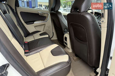Внедорожник / Кроссовер Volvo XC60 2012 в 