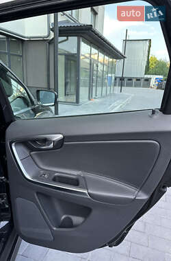 Внедорожник / Кроссовер Volvo XC60 2013 в 