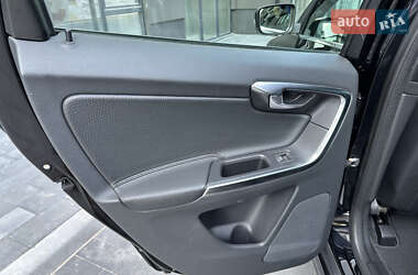 Внедорожник / Кроссовер Volvo XC60 2013 в 