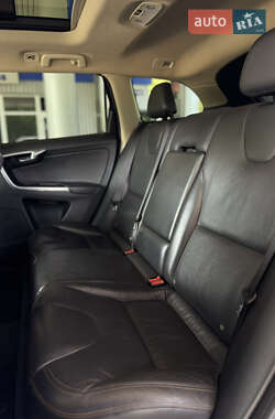 Внедорожник / Кроссовер Volvo XC60 2013 в 