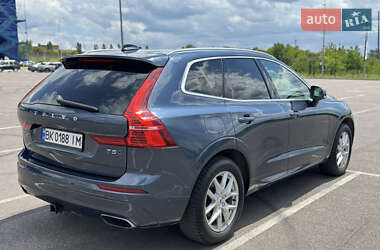 Внедорожник / Кроссовер Volvo XC60 2017 в 