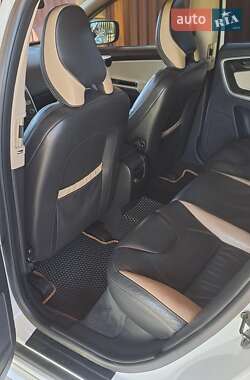 Внедорожник / Кроссовер Volvo XC60 2010 в 