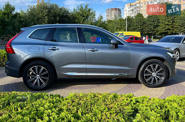 Внедорожник / Кроссовер Volvo XC60 2018 в 