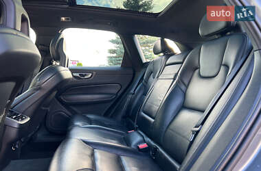 Внедорожник / Кроссовер Volvo XC60 2018 в 
