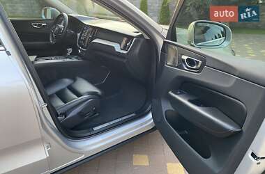 Внедорожник / Кроссовер Volvo XC60 2019 в 