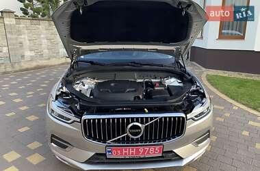 Внедорожник / Кроссовер Volvo XC60 2019 в 