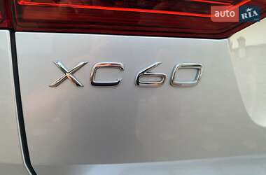Внедорожник / Кроссовер Volvo XC60 2019 в 