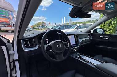 Внедорожник / Кроссовер Volvo XC60 2023 в 