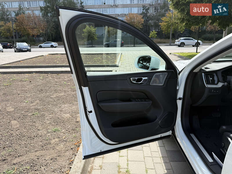 Внедорожник / Кроссовер Volvo XC60 2020 в Днепре