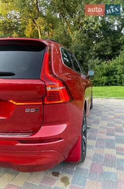 Внедорожник / Кроссовер Volvo XC60 2022 в 