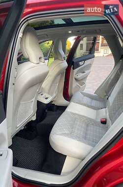 Внедорожник / Кроссовер Volvo XC60 2022 в 