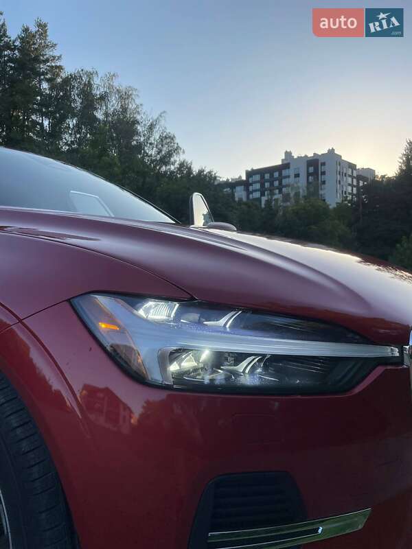 Внедорожник / Кроссовер Volvo XC60 2022 в Тернополе