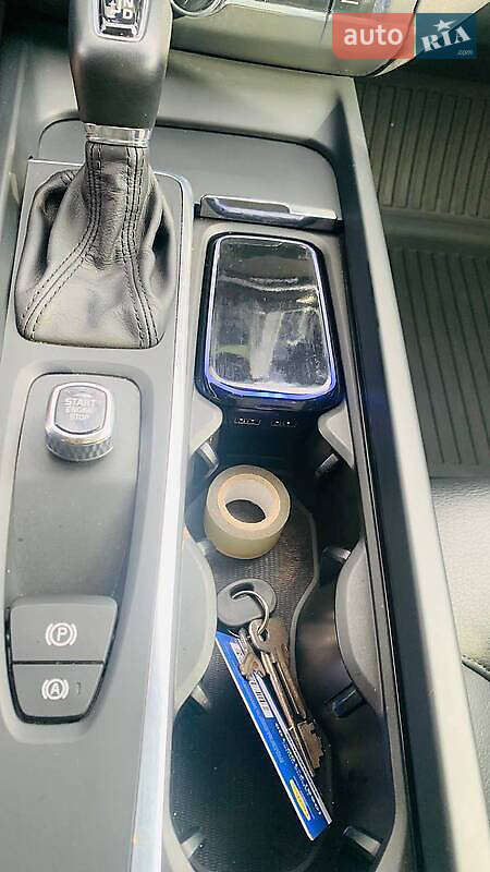 Внедорожник / Кроссовер Volvo XC60 2018 в Киеве