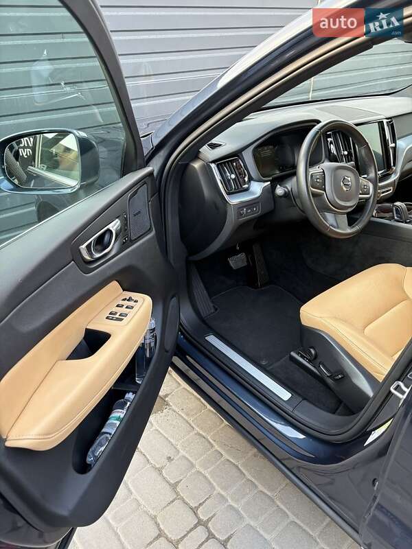 Внедорожник / Кроссовер Volvo XC60 2019 в Ирпене
