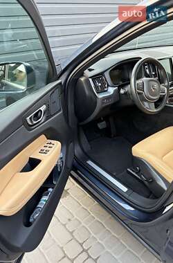 Внедорожник / Кроссовер Volvo XC60 2019 в 