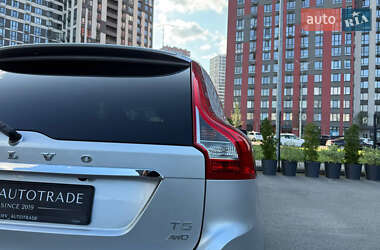 Внедорожник / Кроссовер Volvo XC60 2015 в 