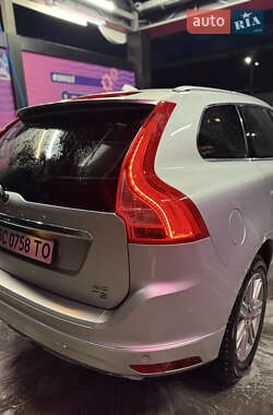 Внедорожник / Кроссовер Volvo XC60 2016 в 