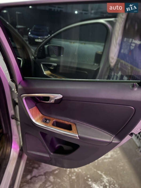 Внедорожник / Кроссовер Volvo XC60 2016 в Львове фото 21 Внедорожник / Кроссовер Volvo XC60 2016 в Львове