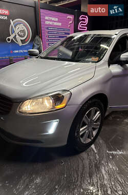 Внедорожник / Кроссовер Volvo XC60 2016 в 
