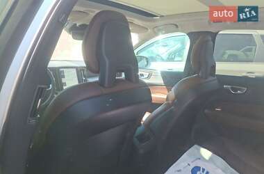 Внедорожник / Кроссовер Volvo XC60 2018 в 
