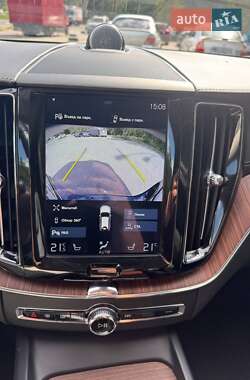 Внедорожник / Кроссовер Volvo XC60 2018 в 
