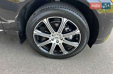 Внедорожник / Кроссовер Volvo XC60 2021 в 